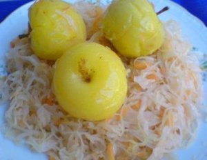 капуста с яблоками квашеная